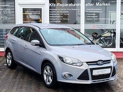 Grau Gebraucht 2012 Ford Focus Champions Edition Limousine | 5.466 € (Fairer Preis)