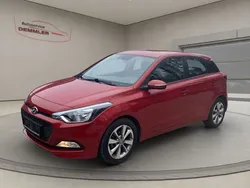 Rot Gebraucht 2016 Hyundai i20 Limousine | 9.900 € (Fairer Preis)