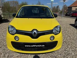 Gelb Gebraucht 2017 Renault Twingo LIMITED Kleinwagen | 8.664 € (Etwas zu teuer)