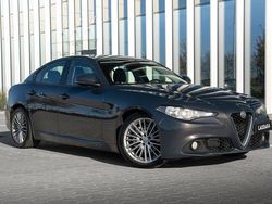 Grau Gebraucht 2017 Alfa Romeo Giulia Limousine | 9.000 €