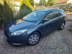 Grau Gebraucht 2015 Ford Focus Trend Kombi | 7.350 € (Fairer Preis)