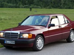 Rot Gebraucht 1989 Mercedes 190 Limousine | 7.490 €