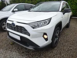 Weiß Gebraucht 2019 Toyota RAV4 Hybrid Lounge SUV | 28.850 € (Fairer Preis)