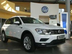 Weiß Gebraucht 2019 VW Tiguan Allspace Comfortline SUV | 25.990 € (Etwas zu teuer)