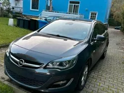 Grau Gebraucht 2013 Opel Astra Kombi | 3.500 € (Guter Preis)