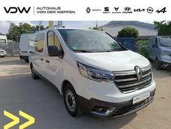 Weiß Gebraucht 2023 Renault Trafic Komfort Van | 31.990 € (Teuer)