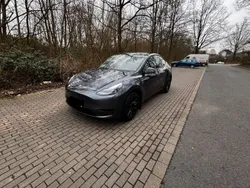 Grau Gebraucht 2023 Tesla Model Y SUV | 37.000 € (Fairer Preis)