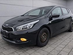 Schwarz Gebraucht 2014 Kia Ceed Attract Kleinwagen | 4.990 € (Fairer Preis)