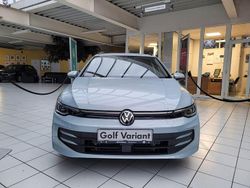 Blau Gebraucht 2024 VW Golf VIII Kombi | 34.590 € (Teuer)