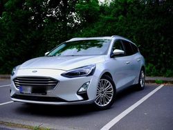 Grau Gebraucht 2020 Ford Focus Titanium X Kombi | 18.300 € (Fairer Preis)
