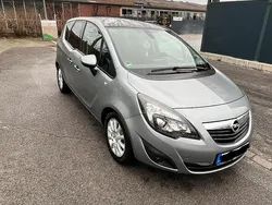 Silber Gebraucht 2012 Opel Meriva Van / Kleinbus | 5.999 € (Fairer Preis)