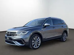 Grau Gebraucht 2024 VW Tiguan Allspace Elegance SUV | 44.950 € (Fairer Preis)