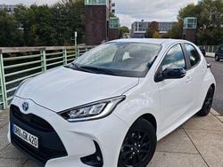 Weiß Gebraucht 2023 Toyota Yaris Hybrid Team SUV | 18.999 € (Superpreis)