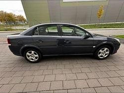 Grau Gebraucht 2009 Opel Vectra Limousine | 1.499 € (Guter Preis)