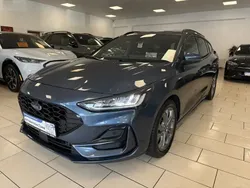 Blau Gebraucht 2022 Ford Focus ST-Line Kombi | 20.870 € (Fairer Preis)
