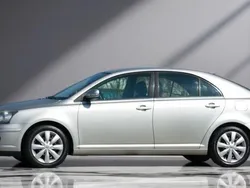 Silber Gebraucht 2006 Toyota Avensis Sol Kleinwagen | 3.000 € (Guter Preis)