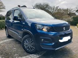 Blau Gebraucht 2022 Peugeot e-Rifter Van / Kleinbus | 22.200 € (Fairer Preis)