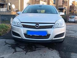 Silber Gebraucht 2008 Opel Astra Limousine | 3.890 € (Teuer)