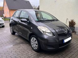Grau Gebraucht 2009 Toyota Yaris Sol Limousine | 4.700 € (Fairer Preis)