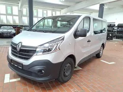 Silber Gebraucht 2020 Renault Trafic Life Van | 16.890 € (Fairer Preis)