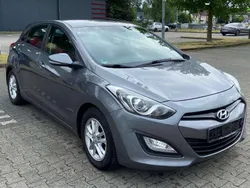 Steel gray Gebraucht 2012 Hyundai i30 Kleinwagen | 3.800 €