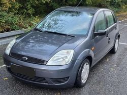 Grau Gebraucht 2005 Ford Fiesta Kleinwagen | 1.400 € (Guter Preis)