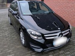 Schwarz Gebraucht 2016 Mercedes 190 Limousine | 14.900 €
