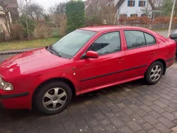 Rot Gebraucht 2003 Skoda Octavia Limousine | 800 € (Fairer Preis)
