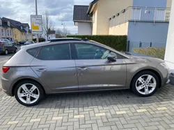 Grau Gebraucht 2017 Seat Leon FR Limousine | 16.000 € (Teuer)