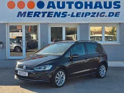 Deep black perleffekt Gebraucht 2019 VW Golf Sportsvan Comfortline Van / Kleinbus | 19.790 € (Etwas zu teuer)