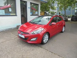 Rot Gebraucht 2012 Hyundai i30 Style Limousine | 6.950 € (Guter Preis)