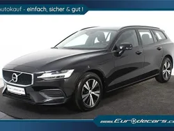 Schwarz Gebraucht 2020 Volvo V60 Momentum Kombi | 24.500 € (Superpreis)