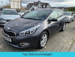 Grau Gebraucht 2013 Kia Ceed Sportswagon 2 Kombi | 7.399 € (Fairer Preis)