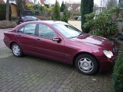 Rot Gebraucht 2001 Mercedes C180 Limousine | 2.400 € (Fairer Preis)