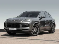 Quarzitgraumetallic Gebraucht 2024 Porsche Cayenne SUV | 99.880 €