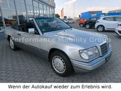 Silber Gebraucht 1995 Mercedes E200 Cabrio | 48.124 €