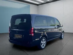Schwarz Gebraucht 2023 Mercedes V220 Van / Kleinbus | 55.449 € (Teuer)