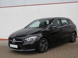 Kosmosschwarz metallic 191u Gebraucht 2024 Mercedes B180 Progressive Van / Kleinbus | 25.975 € (Superpreis)
