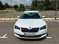 Weiß Gebraucht 2016 Skoda Superb Kombi | 14.300 € (Fairer Preis)