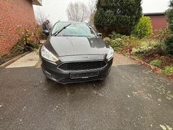 Grau Gebraucht 2016 Ford Focus Trend Limousine | 4.999 € (Guter Preis)