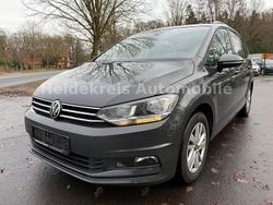 Grau Gebraucht 2022 VW Touran Comfortline Van / Kleinbus | 15.900 € (Guter Preis)