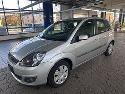 Silber Gebraucht 2007 Ford Fiesta Limousine | 3.000 €