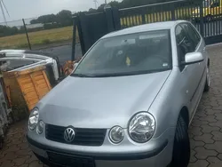 Silber Gebraucht 2004 VW Polo Kleinwagen | 900 €