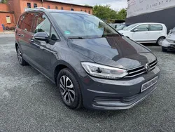 Grau Gebraucht 2022 VW Touran Active Van / Kleinbus | 23.999 € (Fairer Preis)