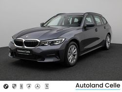 Mineralgrau metallicb39schwarz Gebraucht 2021 BMW 320 Sport Line Limousine | 27.499 € (Superpreis)
