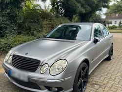 Grau Gebraucht 2002 Mercedes E500 AMG Limousine | 8.000 €
