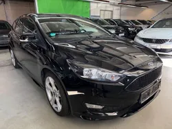 Schwarz Gebraucht 2016 Ford Focus ST-Line Kombi | 6.700 € (Guter Preis)