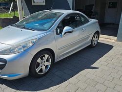 Grau Gebraucht 2008 Peugeot 207 CC Sport Cabrio | 2.499 € (Fairer Preis)