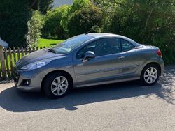 Grau Gebraucht 2011 Peugeot 207 CC Platinum Cabrio | 6.200 € (Etwas zu teuer)