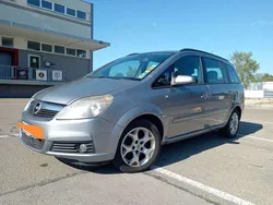 Grau Gebraucht 2005 Opel Zafira Edition Van / Kleinbus | 2.300 € (Fairer Preis)